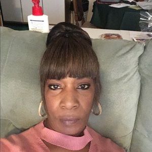 Meet your Posher, Pamela